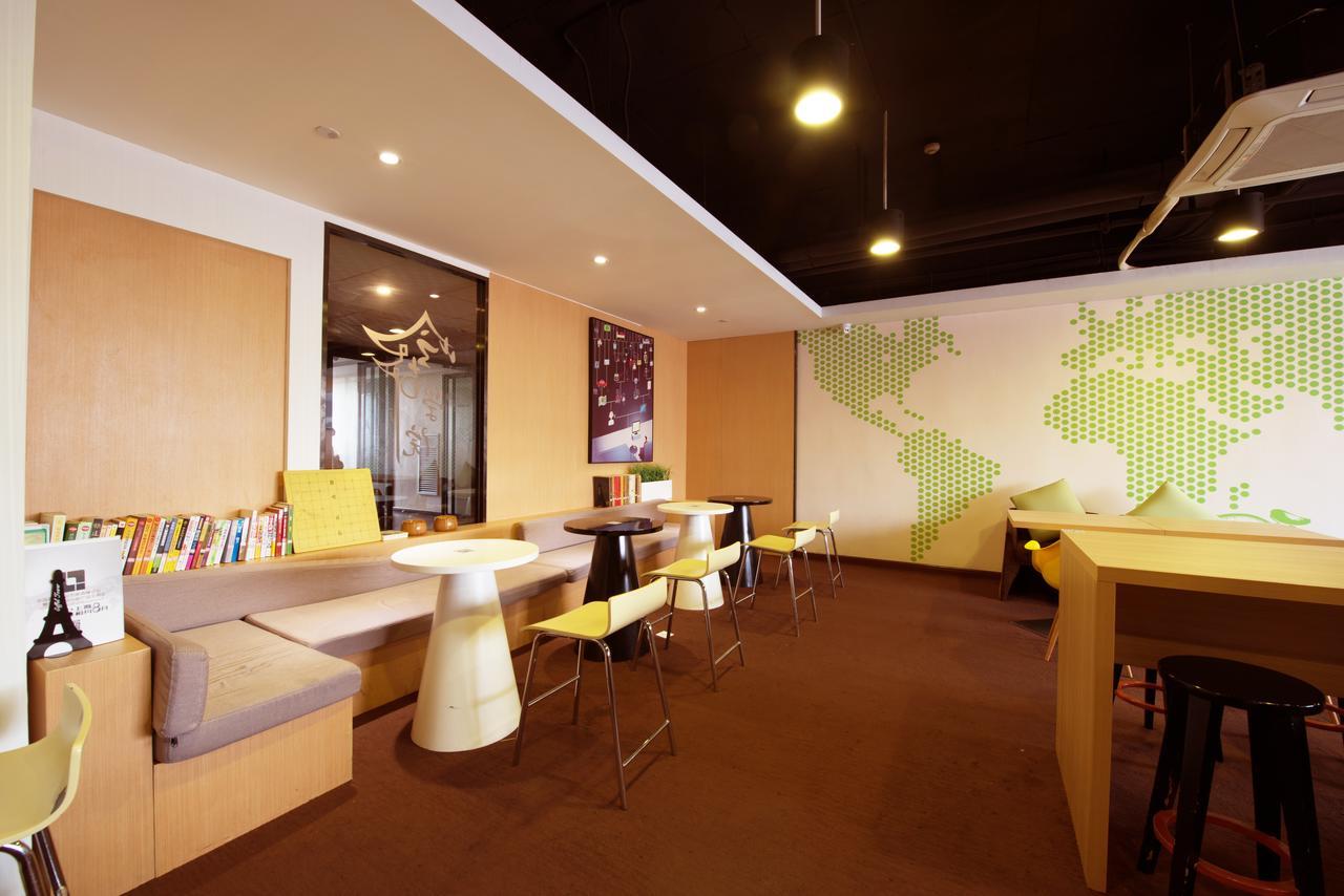 IU Hotel Guiyang Shibei Road Bagian luar foto