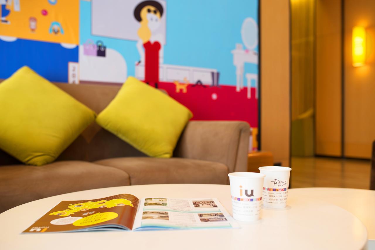 IU Hotel Guiyang Shibei Road Bagian luar foto