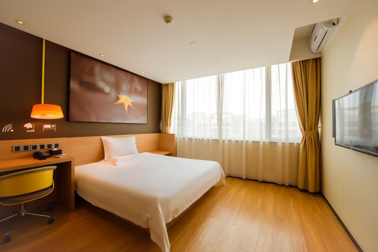 IU Hotel Guiyang Shibei Road Bagian luar foto