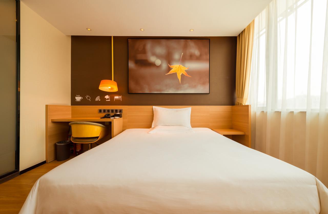 IU Hotel Guiyang Shibei Road Bagian luar foto