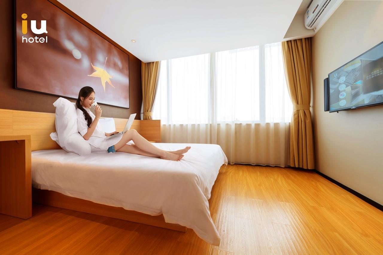 IU Hotel Guiyang Shibei Road Bagian luar foto
