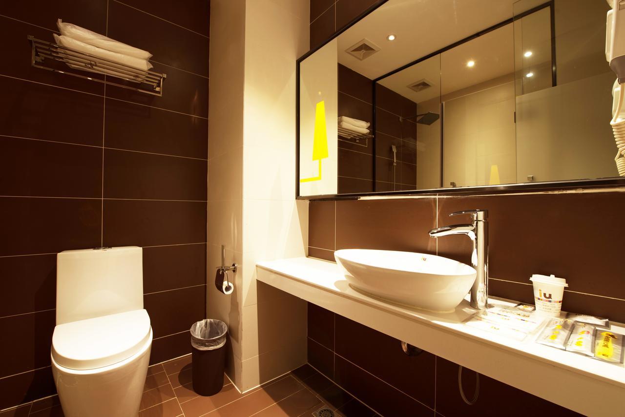 IU Hotel Guiyang Shibei Road Bagian luar foto