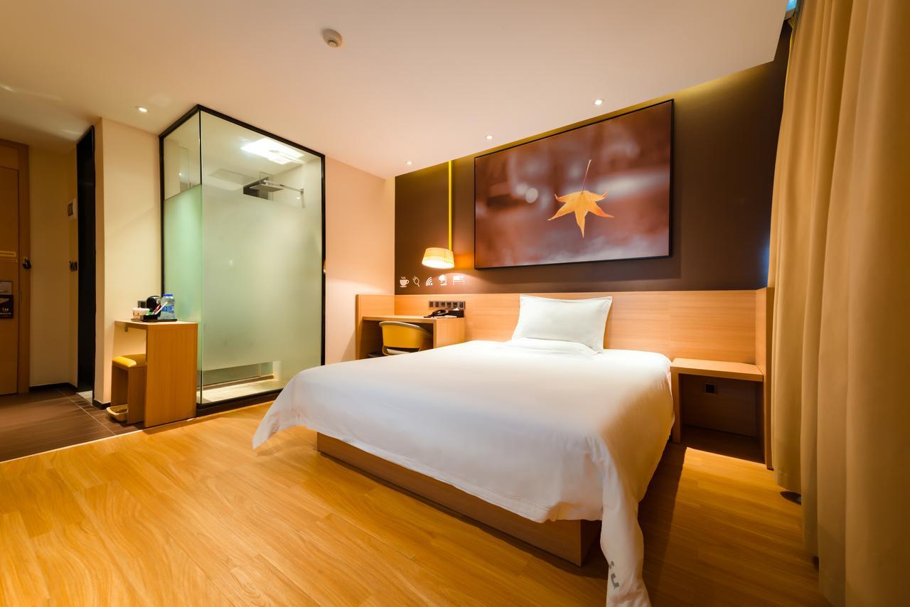 IU Hotel Guiyang Shibei Road Bagian luar foto